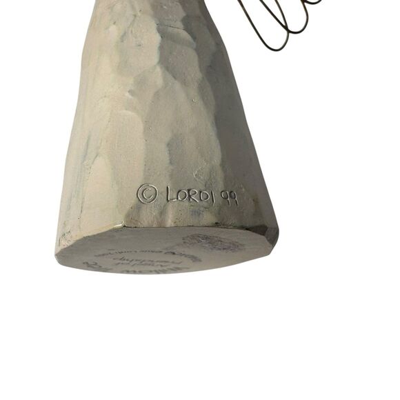 Willow Tree Angel of Friendship (26011) Angel Holding Puppy - Picture 6 of 16